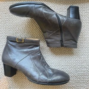 Chie Mihara Gray Leather Ankle Boots with Buckle